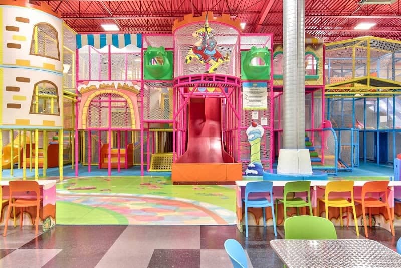 Mégamaze amusement center - Image 1