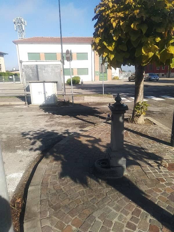 Fontana fontanella acqua potabile - Image 1