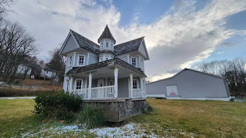 Tiny House of Newton - Image 1
