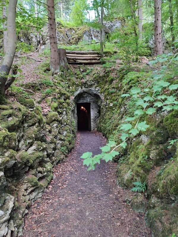 Linkenboldshöhle - Image 1