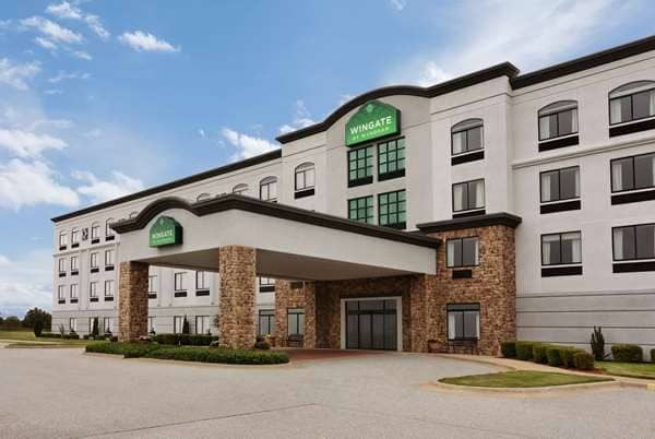 Wingate by Wyndham Bentonville Airport - Image 1