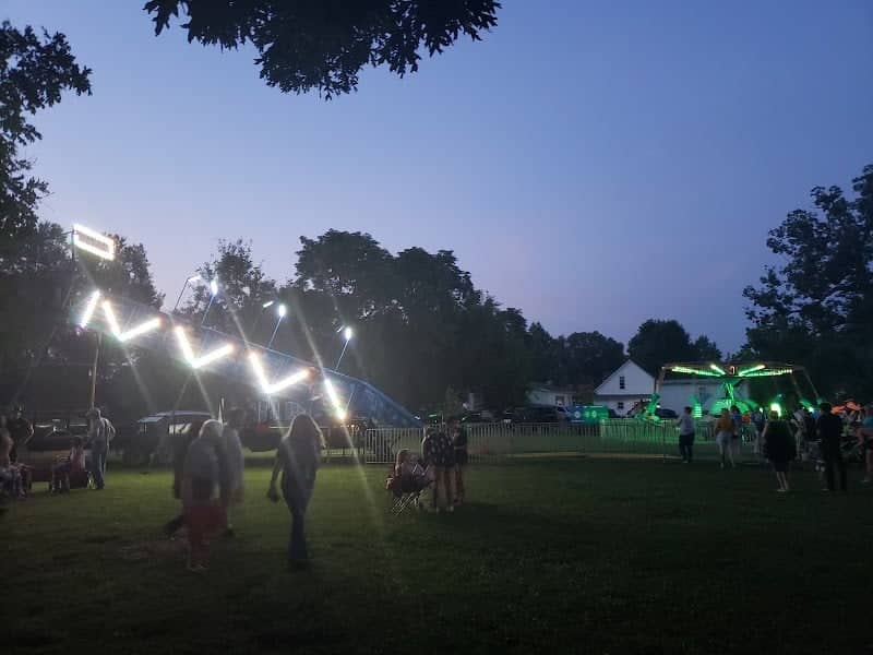 Pekin Park - Image 1