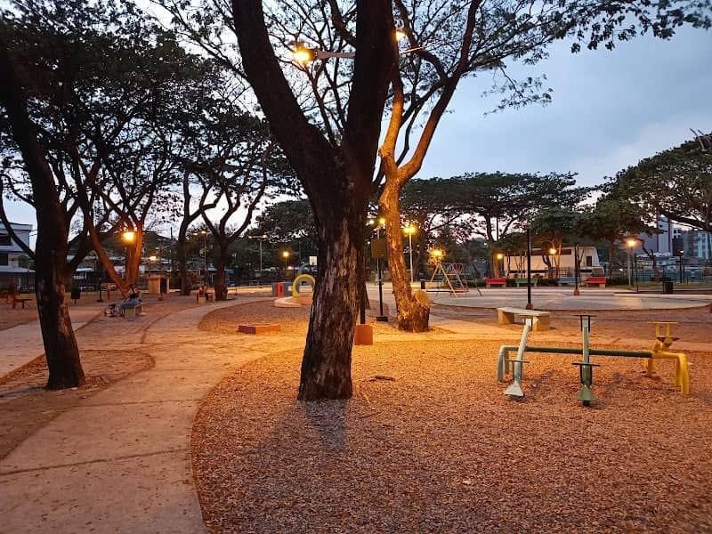 Clemente Yerovi Park - Kennedy - Image 1
