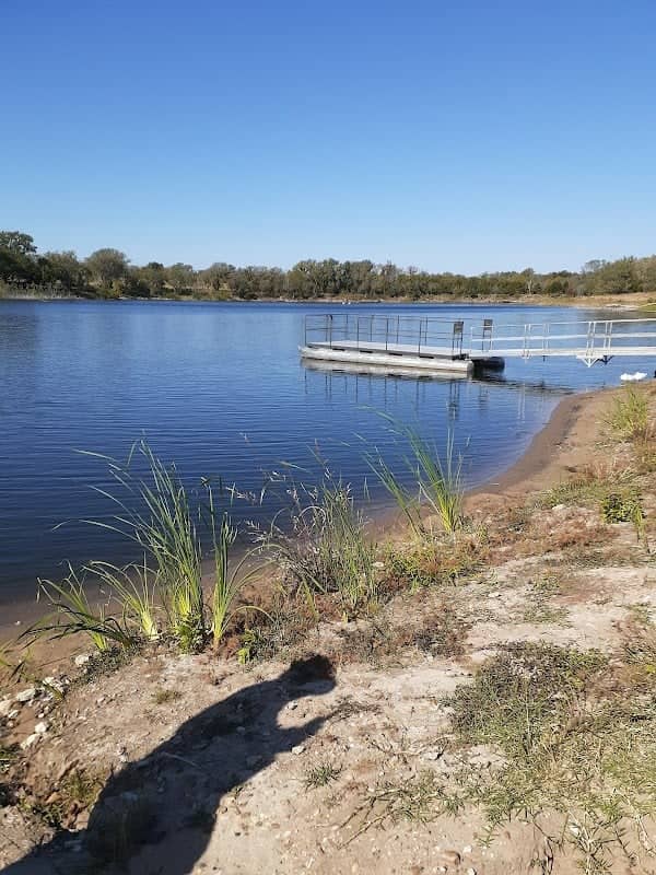 Veteran's Memorial Lake - Image 2