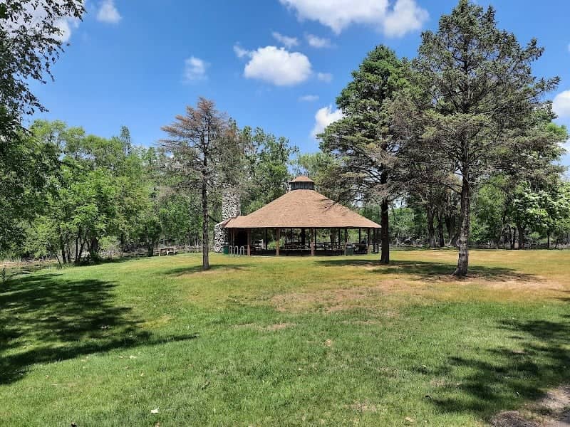 Larsen Park - Image 2