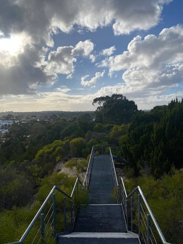 Craigie Lookout - Image 1