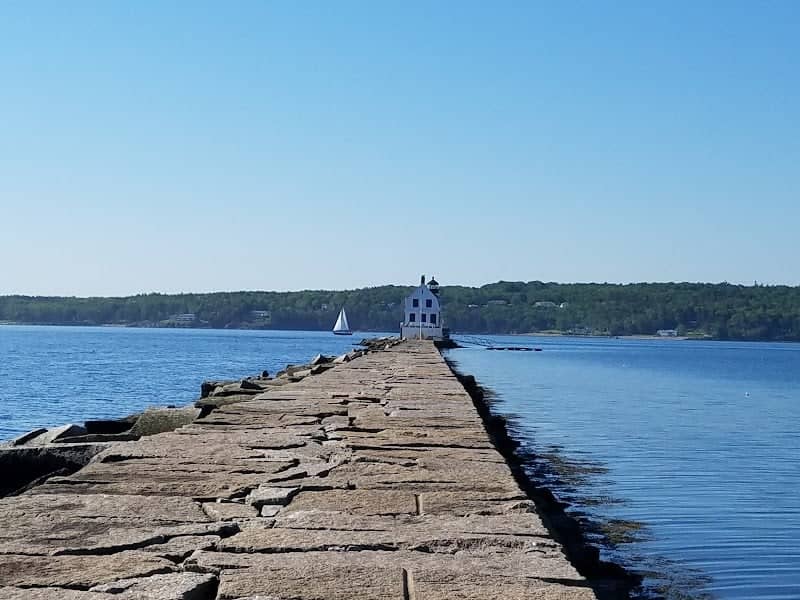 Rockland Breakwater Light parking - Image 3