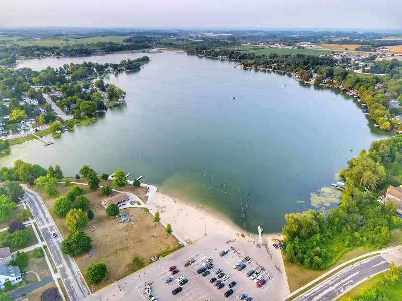 Bob McDermott Lakeview Park - Image 1