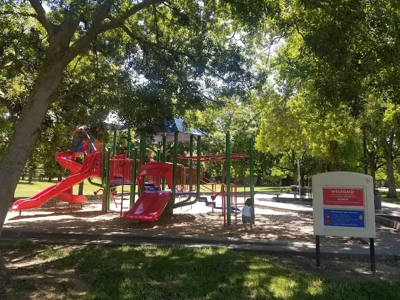 Schneider Park - Image 1