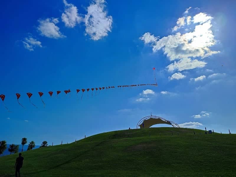 Kite Hill - Image 2