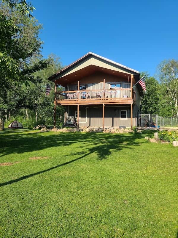 Twisted Willow Farm Stay - Image 1