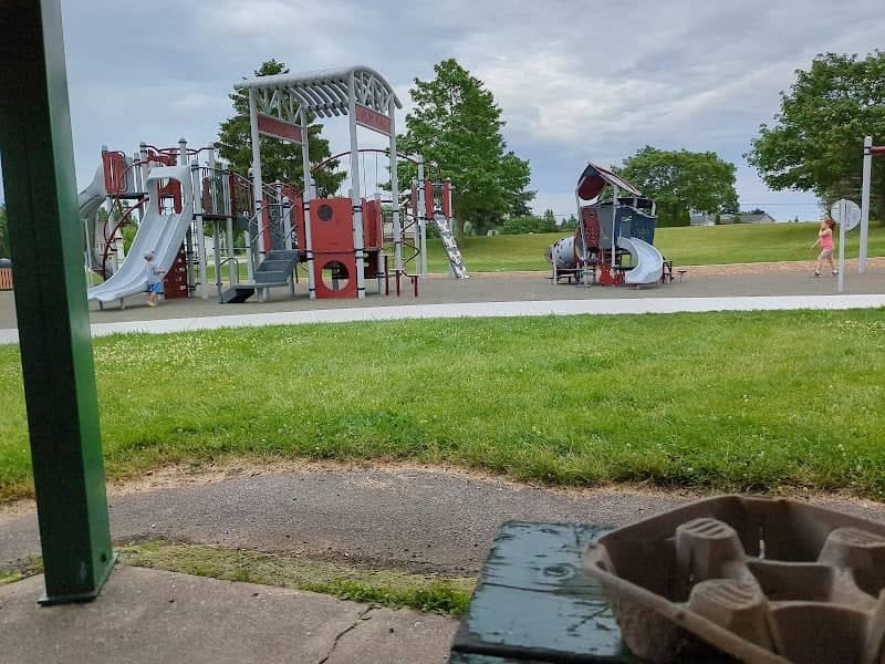 Pondside Park - Image 1