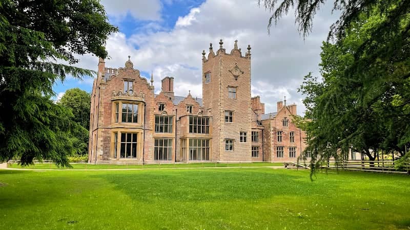 Bank Hall - Image 1