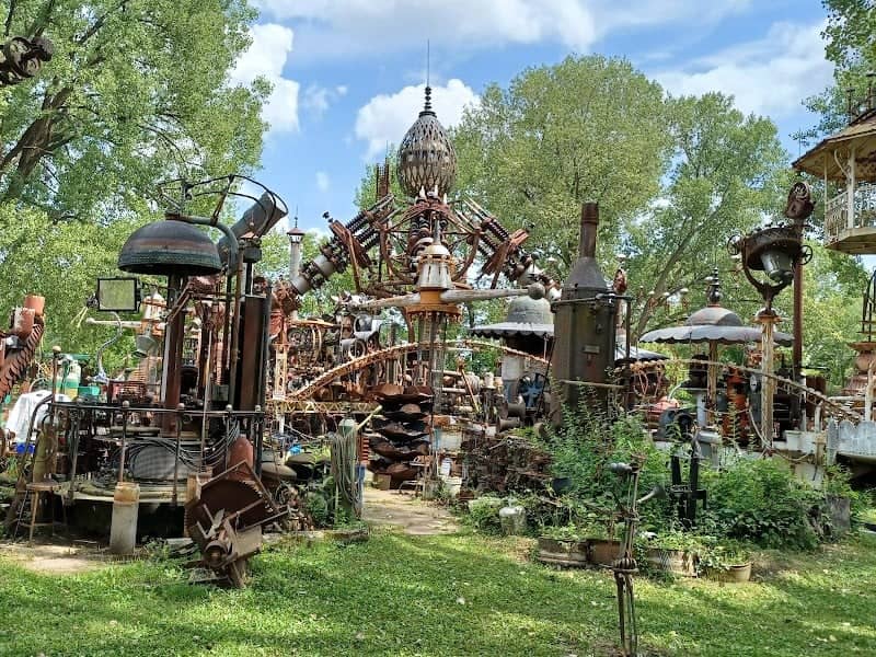 Dr. Evermor's Sculpture Park - Image 1