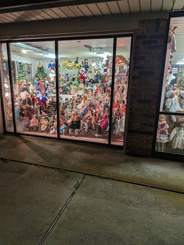 Hadlock-Tysdal Family Christmas Display - Image 1