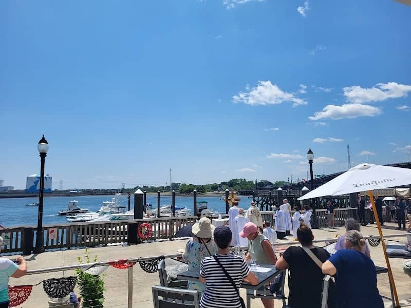 Beverly Waterfront - Image 1
