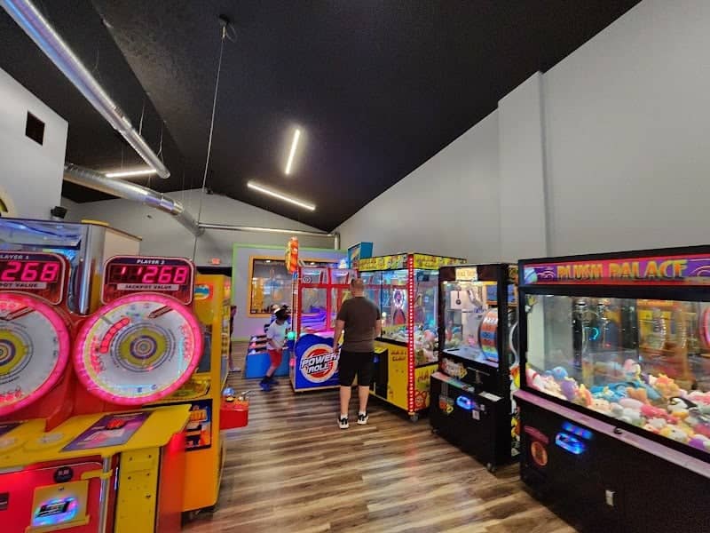 Grizzly Arcade - Image 2