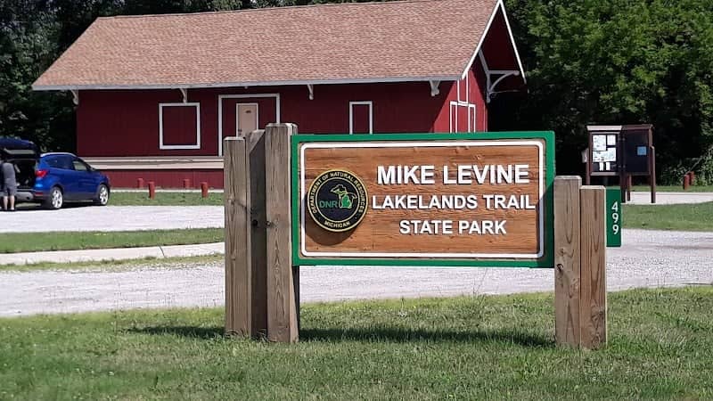 Lakelands Trailhead Parking - Putnam - Image 2