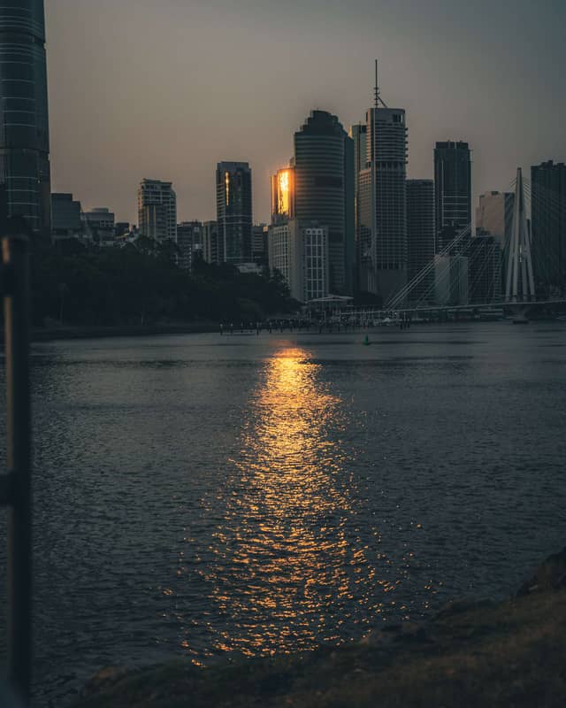 Kangaroo Point Cliffs Lookout - Image 1