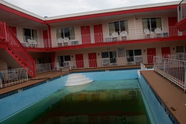 Mango Motel - Image 1