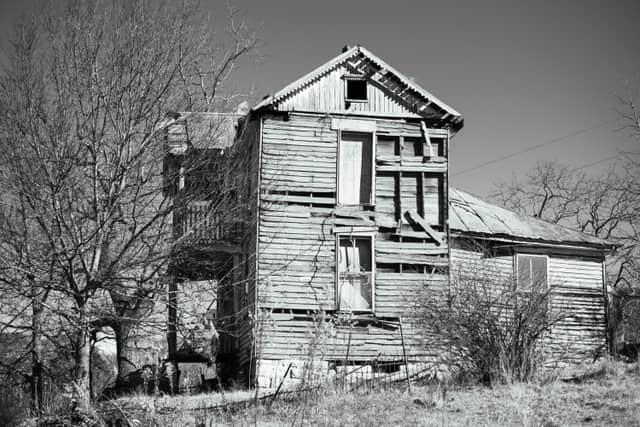 Abandoned Hamptonville Homestead - Image 1