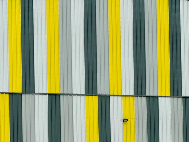 Titanic Quarter Striped Wall - Image 1