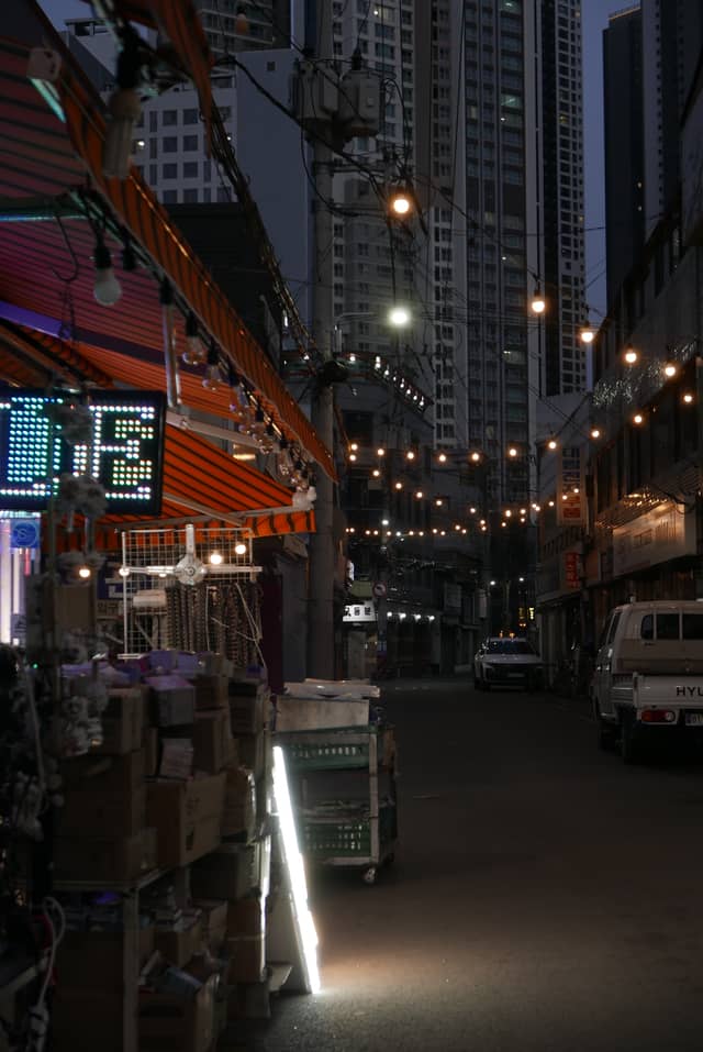 Chilseong Market Alleyway - Image 1