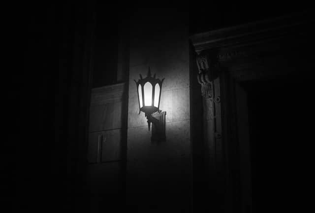 Historic Stone Facade, Rue Notre-Dame Ouest - Image 1