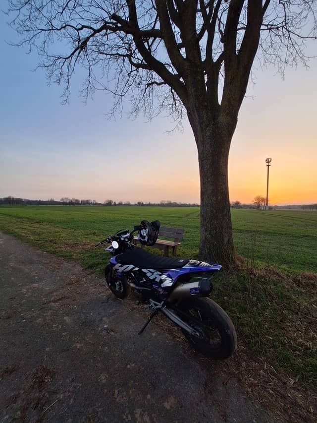 Bruchhöfen Countryside Path - Image 1