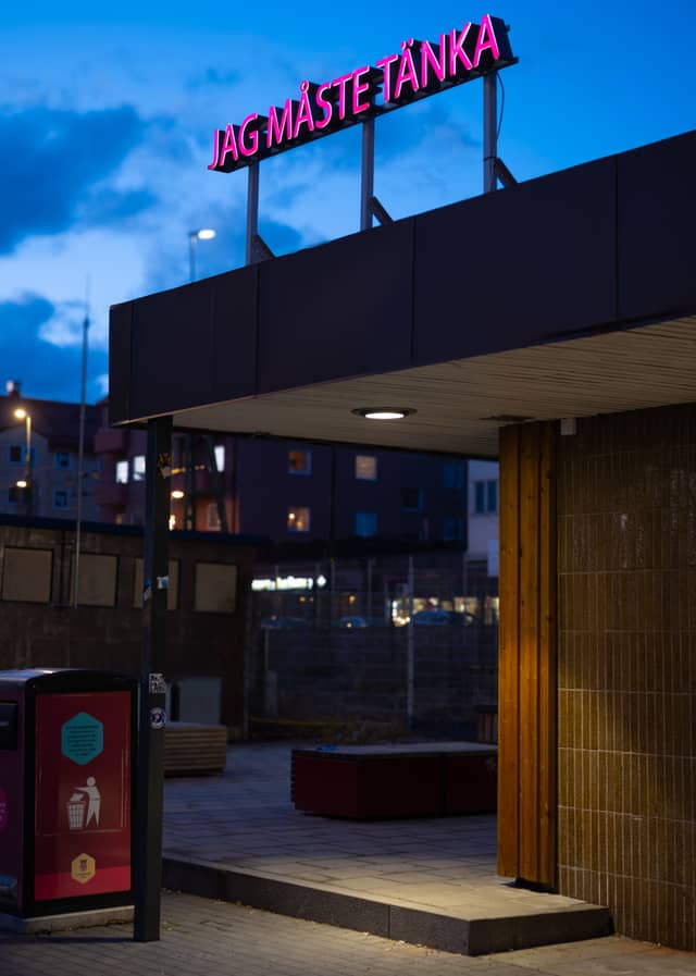 Jag Måste Tänka Neon Art, Sundbybergs Torg - Image 1