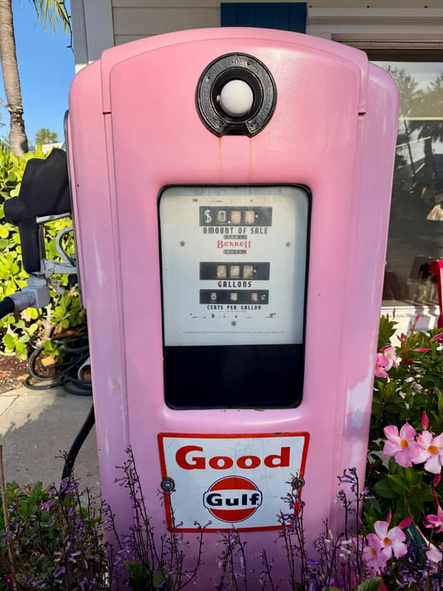 The Loose Caboose Vintage Gas Pump - Image 1