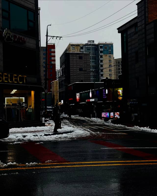 Seoul City Hall District Backstreets - Image 1
