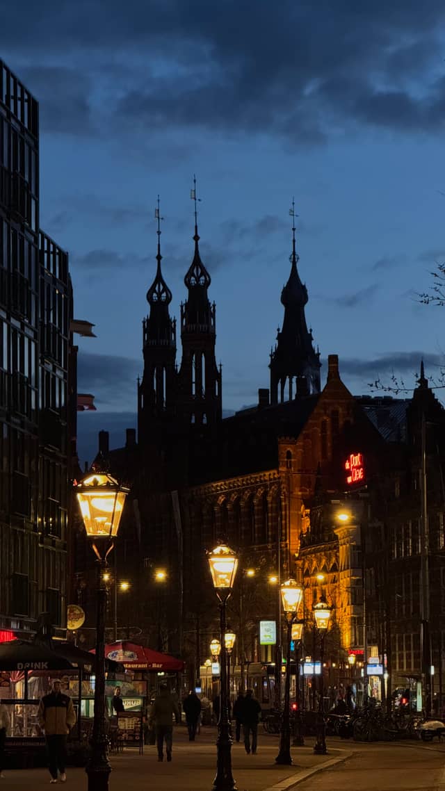 Magna Plaza - Image 1