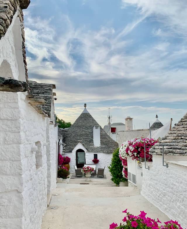 Alberobello Trulli District - Image 1