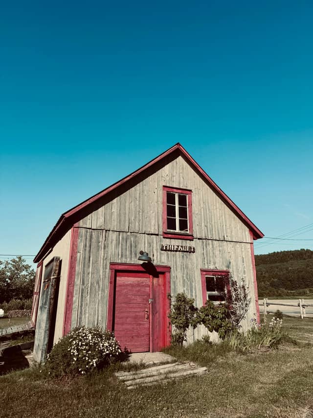 Thibault Rustic Barn - Image 1