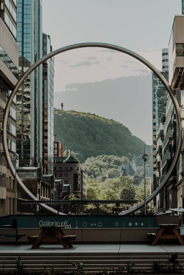 L'Anneau at Place Ville Marie - Image 1