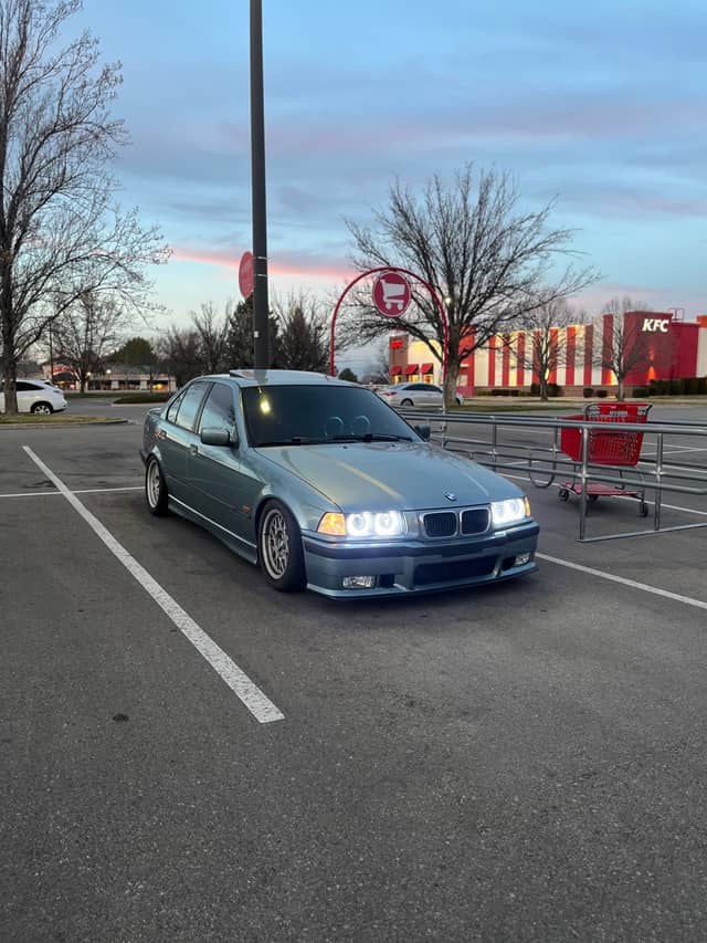 Eagle Road Shopping Center - Image 1