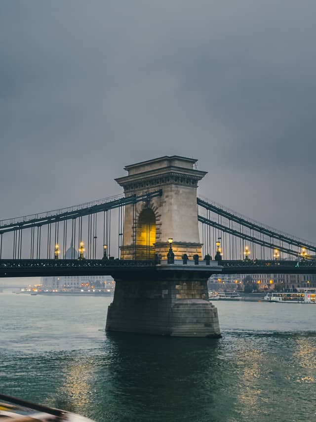 Széchenyi Chain Bridge - Image 1