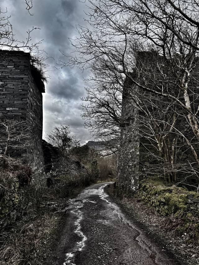 Nantlle Valley Slate Ruins - Image 1