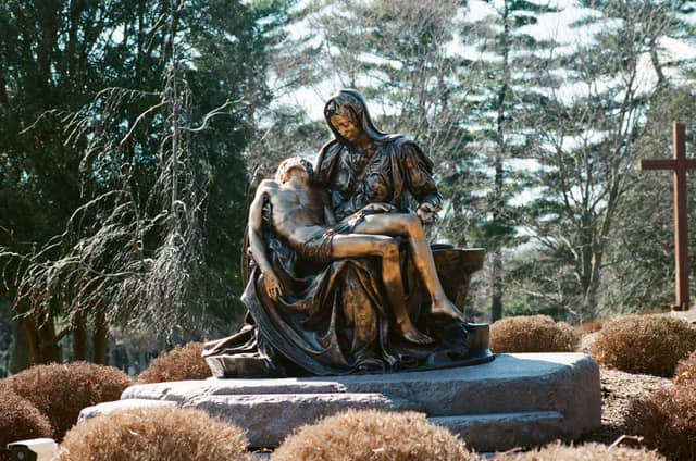 Holy Sepulchre Cemetery - Image 1