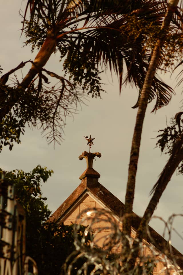 Star Finial Gable, Franca - Image 1