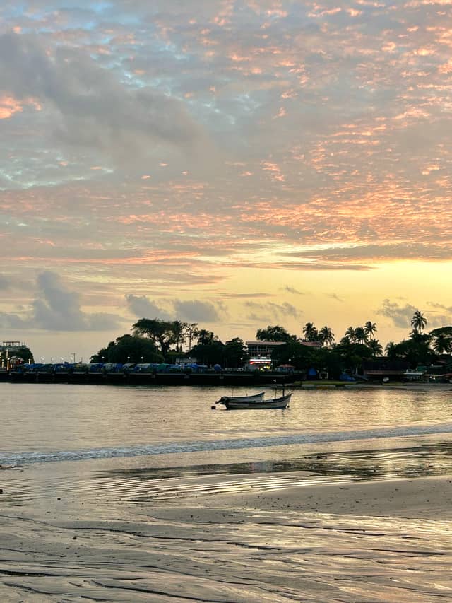 Dona Paula Beach - Image 1