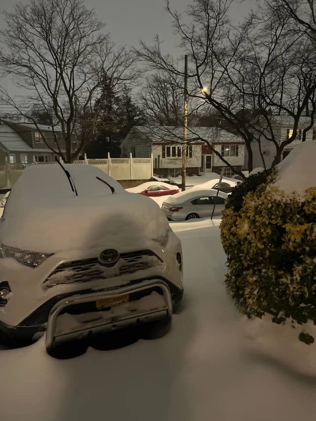Mount Vernon Residential Winter Scene - Image 1