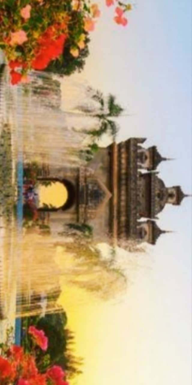 Patuxay Victory Monument - Image 1