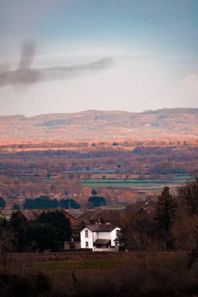 Old Warren Countryside Overlook - Image 1