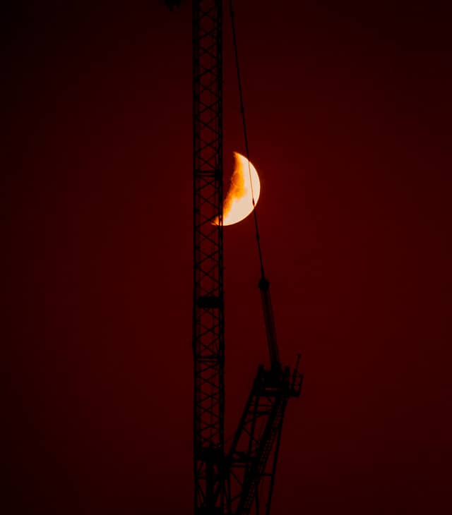 Hamilton Urban Construction Silhouette - Image 1