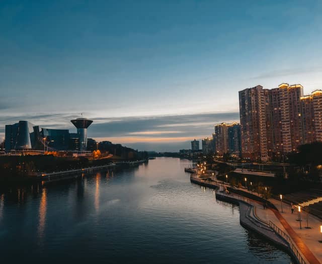 Pavshinskaya Poyma Waterfront - Image 1