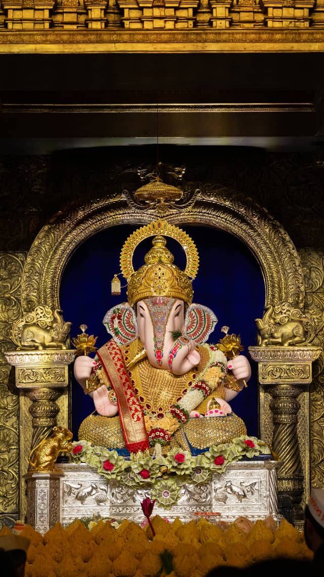 Dagdusheth Halwai Ganpati Mandir - Image 1