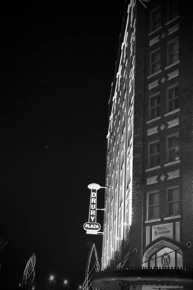 Drury Plaza Hotel Broadview - Image 1