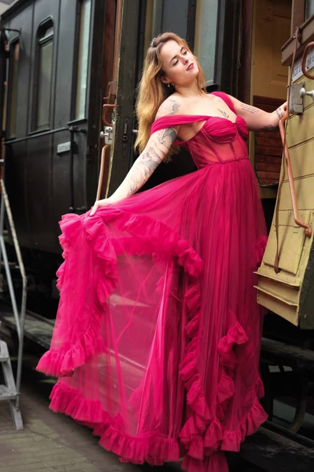 Vintage Railway Carriage - Image 1